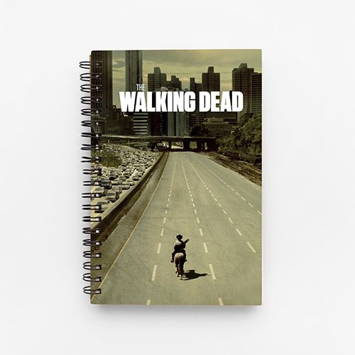 Caderno-TWD-1-Temporada-17.5-x-25-Frente-colorida-(4x0)-Caderno-TWD-1-TEMPORADA